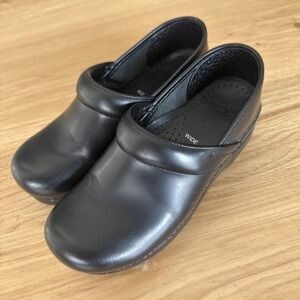 Dansko Black Leather Nursing Clogs 37 WIDE USA 6.5/7 WIDE